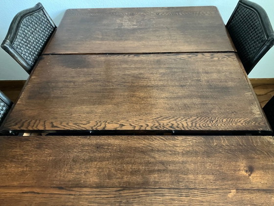 Image 1 of Queen Ann antique dining table from +/- 1890