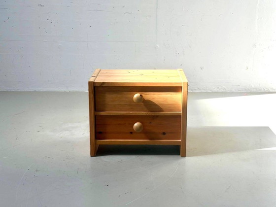 Vintage nachtkastje van grenenhout, jaren 70 – Wood (photo 4 of 13)