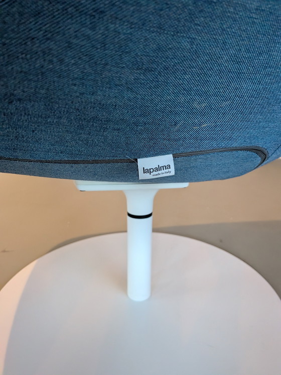 Image 1 of Lapalma Auki lounge chair with disc base