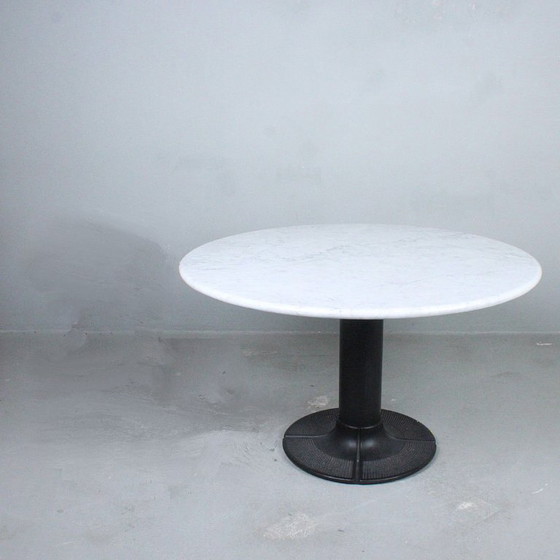 Image 1 of Tavolo vintage Thonet in marmo in ottime condizioni.