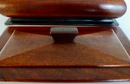 Art Deco mahogany wooden (trinket or tobacco) box.