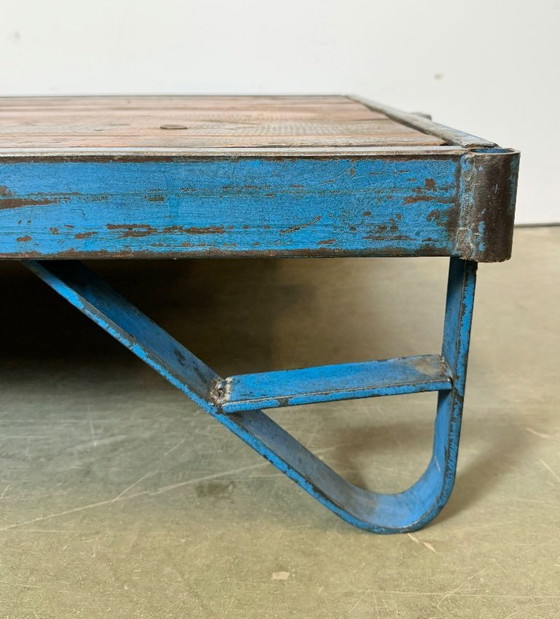 Image 1 of Großer blauer Industrie-Couchtischwagen, 1960er Jahre