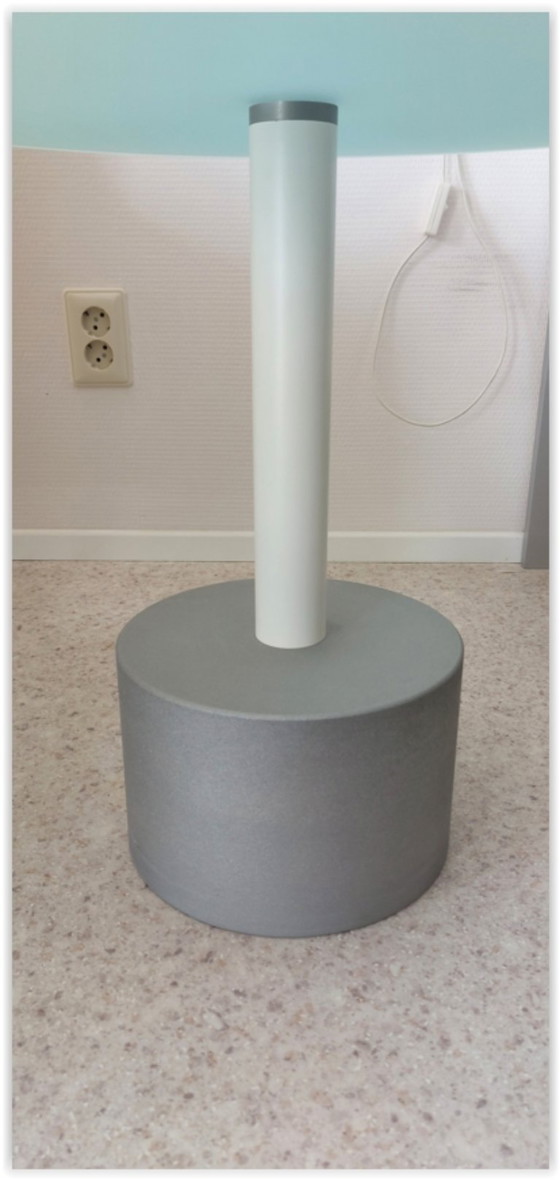 Image 1 of Mesa auxiliar redonda