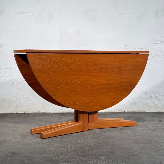 Image 1 of Drop Leaf Round Dining Table, 1960s