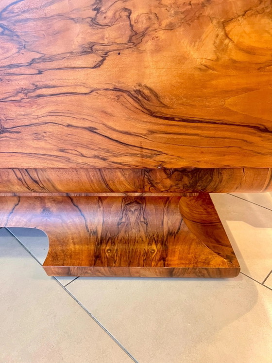 Monumentales Art Deco Sideboard mit Vitrinenaufsatz & Marmorplatte, dokumentiert 1932 – Nussbaum Wurzelholz (photo 6 of 11)