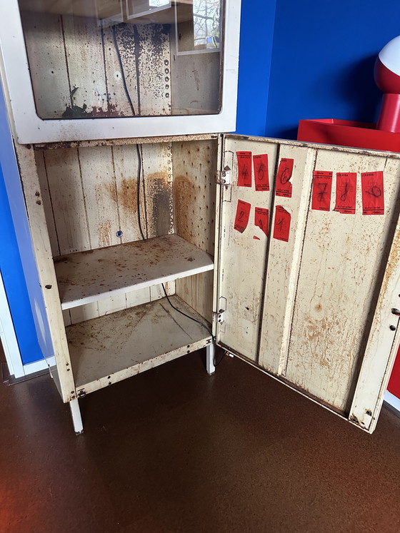 Image 1 of Mobiletto/vetrina per farmacia industriale d'epoca