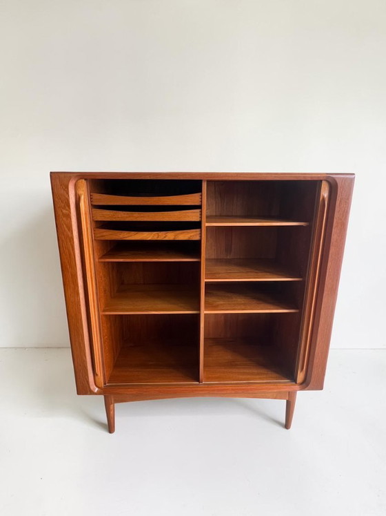 Image 1 of Bernhard Pedersen & Søn Tambour kast in teakhout, Denemarken – Origineel BPS-M label & volledig afgewerkte achterkant