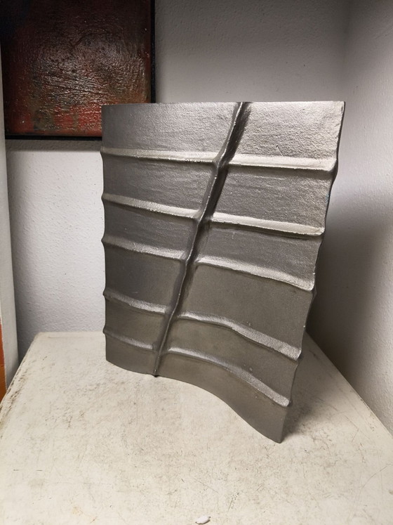 Pascal Mourgue Vaso Scultoreo Brutalista in Alluminio, Design Anni '80 (Firmato, 26 cm), Pascal Mourque, Vasi (foto 3 di 7)
