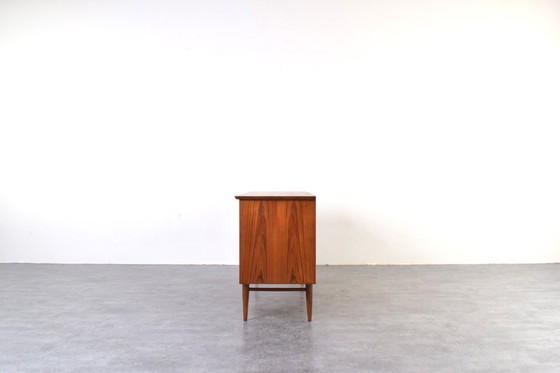 Image 1 of Credenza in teak di metà secolo di Frederik Kayser, anni '60.