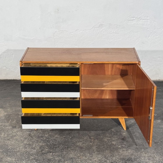 Credenza U-450 di Jiří Jiroutek per Interier Praha, anni '60 – Credenze, Legno (photo 7 of 13)