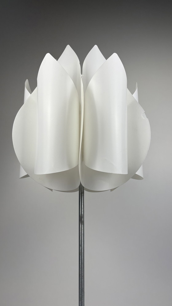 Image 1 of Ikea design lampada a tulipano bianco in plastica Knappa Tulpan in metallo