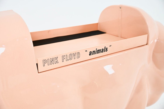 Image 1 of Platenstandaard voor het album Animals van Pink Floyd, 1977