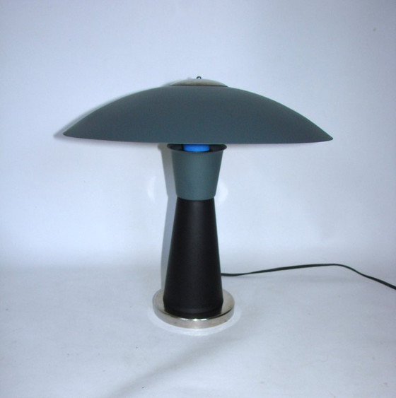 Image 1 of Une lampe de table classique des années 1960 dans le style "champignon".