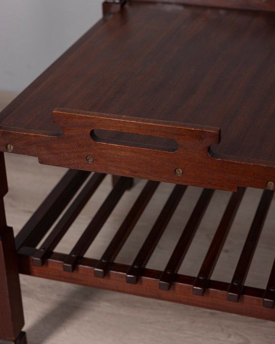 Vintage 1960s coffee table with pull-out tray, Italian design – Wood (photo 3 of 10)