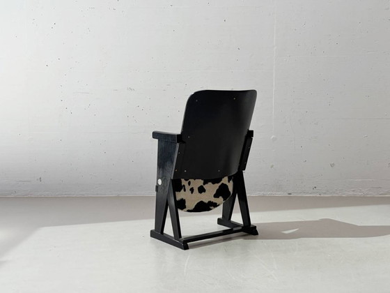 Image 1 of Postmoderne bioscoopstoel met koeienhuidlook, jaren 80