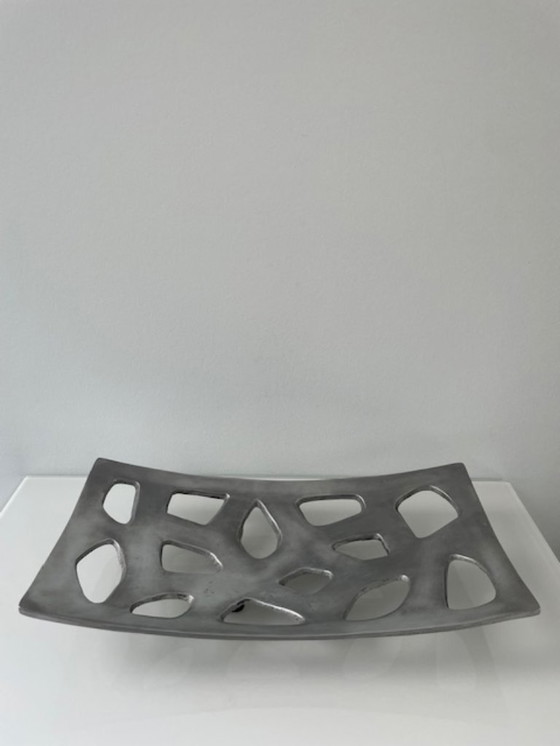 Image 1 of Artistieke aluminium schaal met opengewerkt patroon