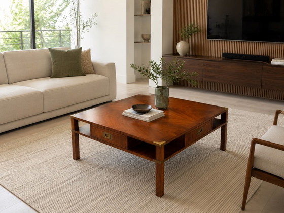 Table basse militaire vintage – Bois et laiton – Environ 100 x 100 cm – Tables basses, Wood (photo 10 of 11)