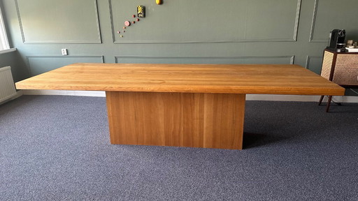 Oak Hofstede Raanhuis Cuadro Dining Table 280x100 with solid base