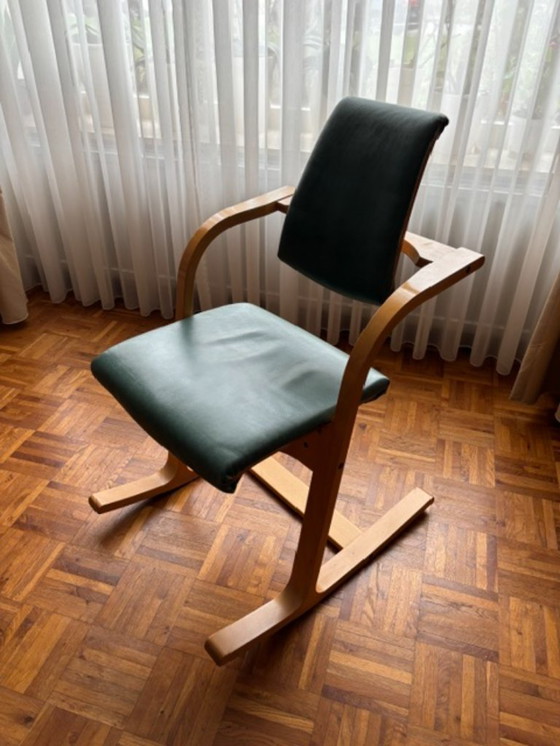 Image 1 of Sedia di design Stokke Actulum del designer Peter Opsvik