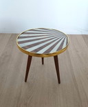 Vijftiger jaren bijzettafel met apart motief