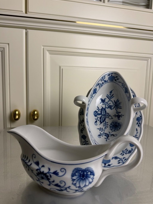 Original Meissen Onion Pattern Sauce Set, First Choice – Sauce Bowl & Sauce Jug – Excellent Condition