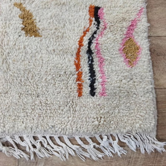 Image 1 of Tappeto in lana Azilal – Arte berbera fatta a mano (232×135 cm)