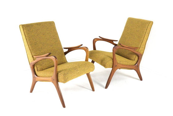 Image 1 of Fauteuil vintage jaune capitonné