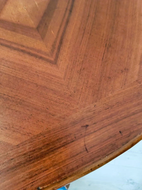 Image 1 of Mesa plegable antigua de madera torneada