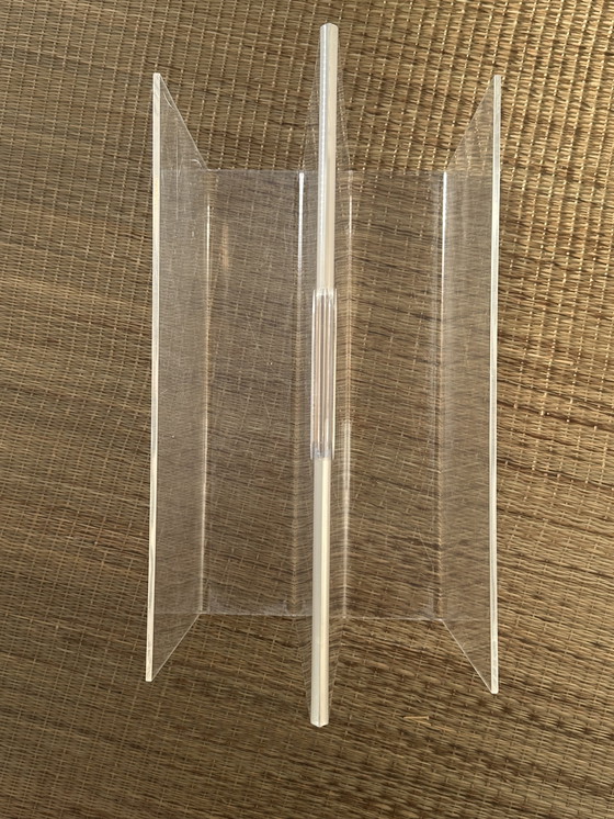 Image 1 of Vintage plexiglas acryl krantenbak lectuurrek tijdschriften houder Spage age transparant retro