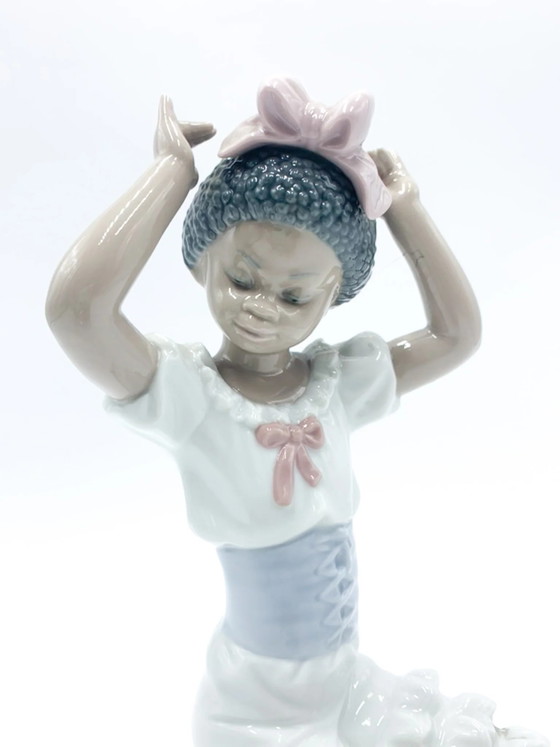 1980s Lladró Ceramic Lady Sculpture (photo 3 of 7)