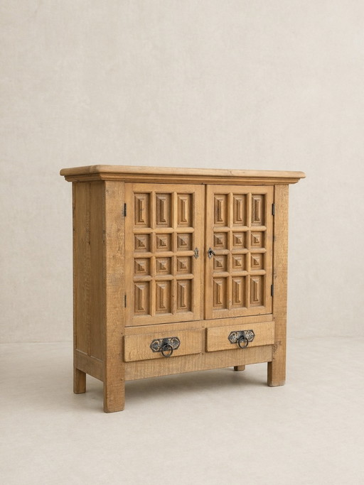 Armario de roble macizo – Diseño brutalista español, década de 1960.