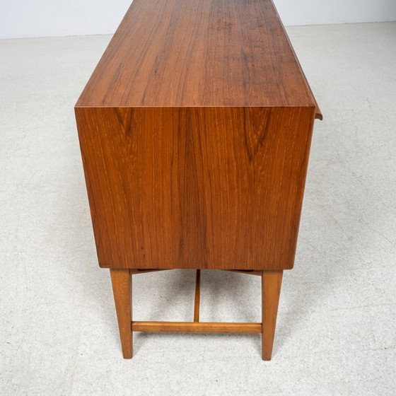 Image 1 of Vintage Scandinavisch teakhouten dressoir met schrijfoppervlak, jaren 60.
