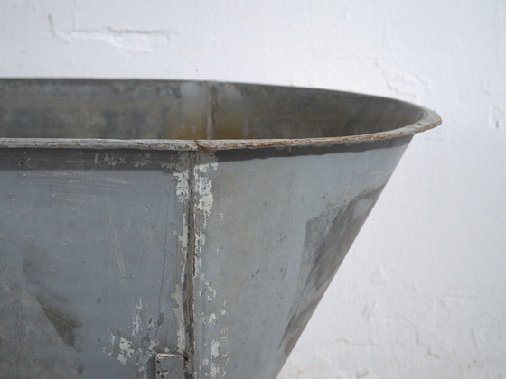 Baignoire industrielle ancienne en zinc - Europe Centrale (vers 1900) #4 – Objets déco, Iron, Rustic (photo 39 of 40)