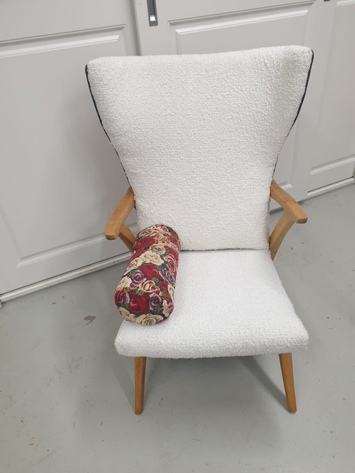 Scandinavion Wing Chair