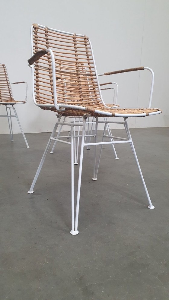 Fauteuil Kave Home Tishana en rotin, accoudoirs en métal blanc – Chaises de salle à manger, Metal, Rattan (photo 6 of 15)