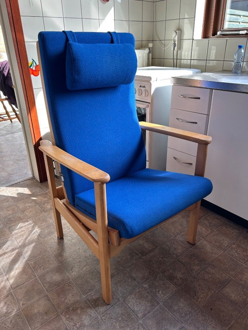 Skandi Form Scandinavian Stand Chair