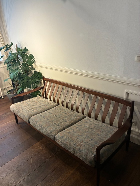 Divano vintage a tre posti — legno e schienale scultoreo – Divani 3 posti (photo 4 of 6)