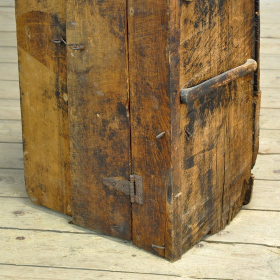 Armoire en bois de style primitif, vers 1930 – Meubles de rangement, Iron, Wood (photo 8 of 13)