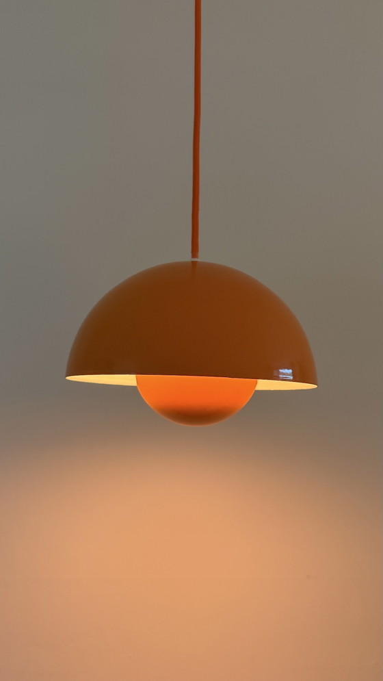Vintage Louis Poulsen Flowerpot - Verner Panton - VP1 I – Lampade a sospensione, Porcelain, Metal (photo 2 of 11)