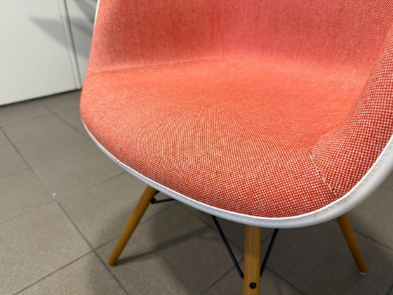 Image 1 of Vitra | Eames | DAW | Roze bekleding & Esdoorn onderstel | 6x