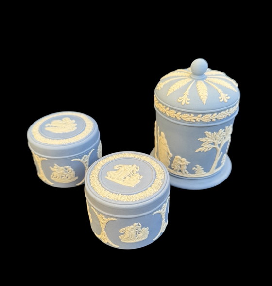 Image 1 of 3 cajas cubiertas de porcelana Wedgwood