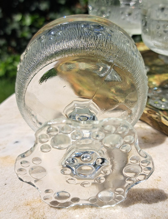 Image 1 of 18 vintage Champagne ijs coupes