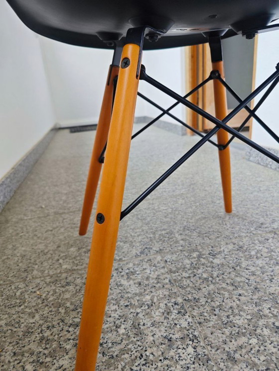 Image 1 of Vitra – Eames Plastic Side Chair DSW, color black