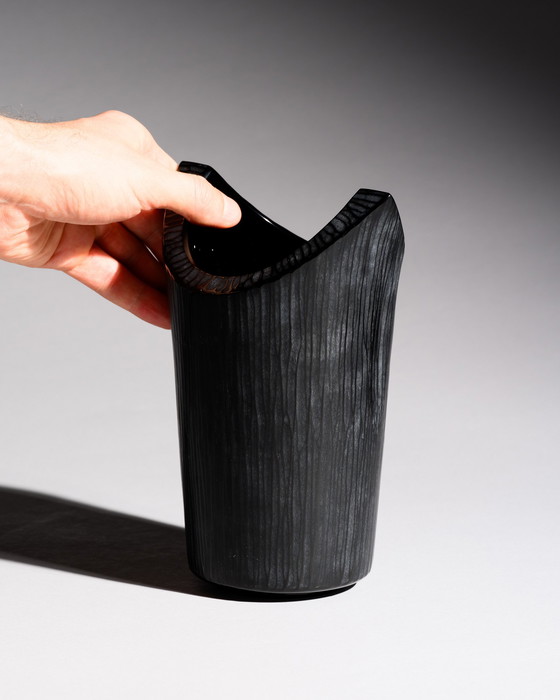 Image 1 of Claus Josef Riedel Skulpturale Vase aus schwarzem Kunstglas, Österreich, 70er-80er Jahre, Op-Art, SELTEN