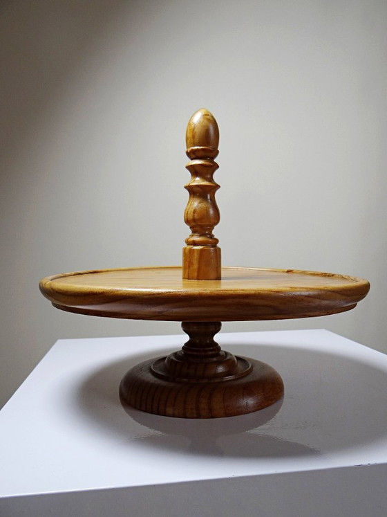 Image 1 of Grande espositore per formaggi in legno di pino tornito, realizzato a mano, stile vintage anni '70-'80.