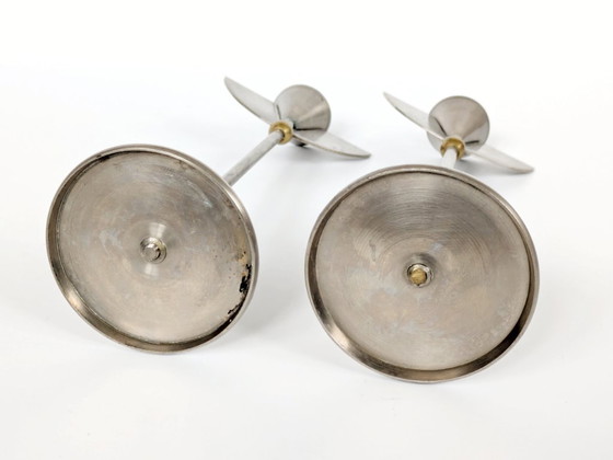 Image 1 of Coppia di portacandele postmoderni anni '80 | Acciaio inossidabile e ottone con design ad ala