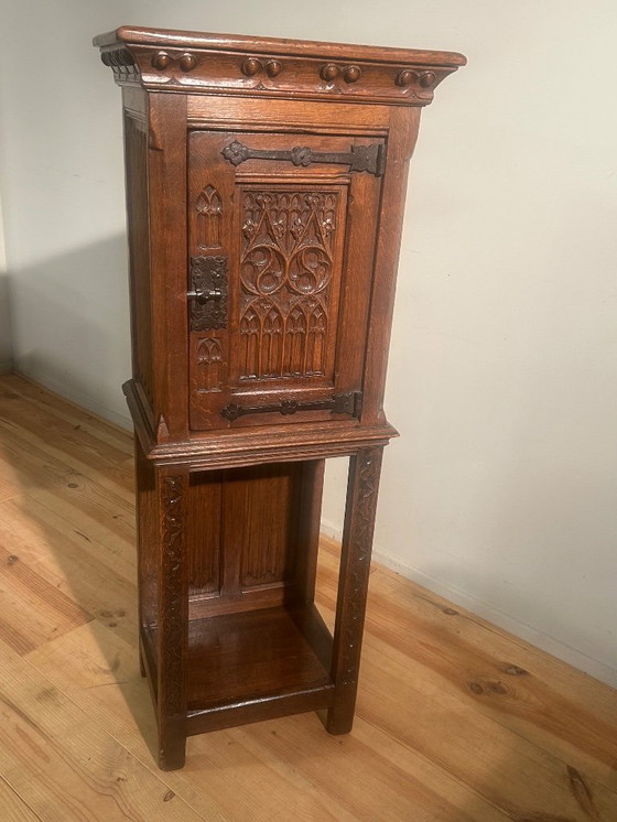 Image 1 of Gotische 1 deurskast 19de eeuw uit eik