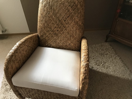 Image 1 of Dos sillones de caña tejida diseñados por Jan des Bouvrie