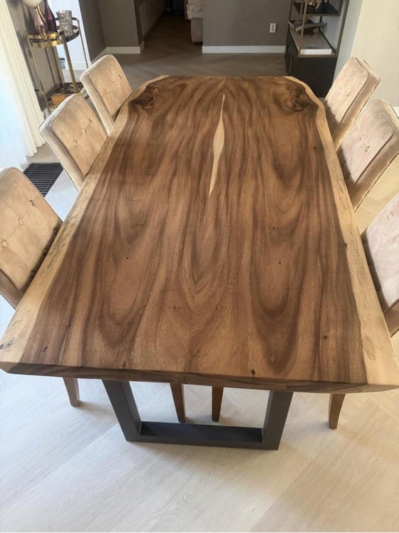 Image 1 of SUAR Esstisch aus laminiertem Baumstamm