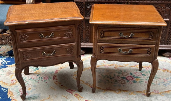 deux tables de chevet dans les cabriolets. – Tables de nuit (photo 4 of 4)
